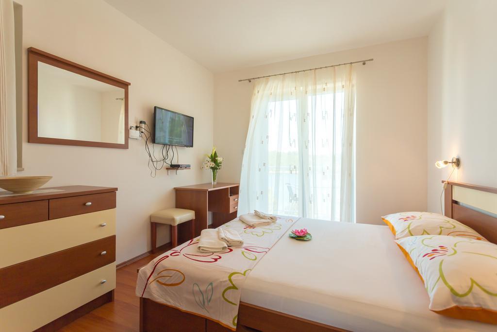 Apartments Slavica Pomena Pokój zdjęcie