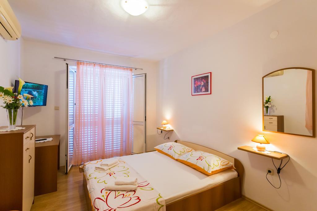 Apartments Slavica Pomena Zewnętrze zdjęcie